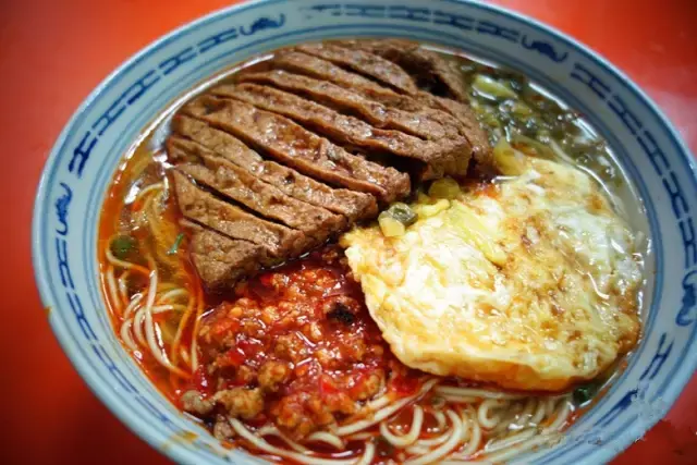 让老上海牵肠挂肚!魔都最灵的12碗辣肉面!