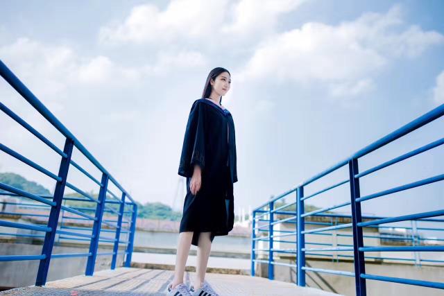 一眼就让你爱上的华大校花级女神 生动演绎处女座的特性