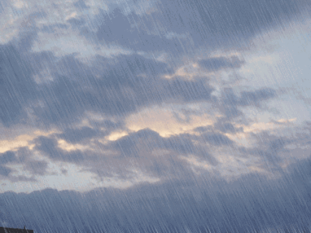 本月雷电高发期,出门小心被雷劈orz…碰到打雷,双脚并拢还是分开?