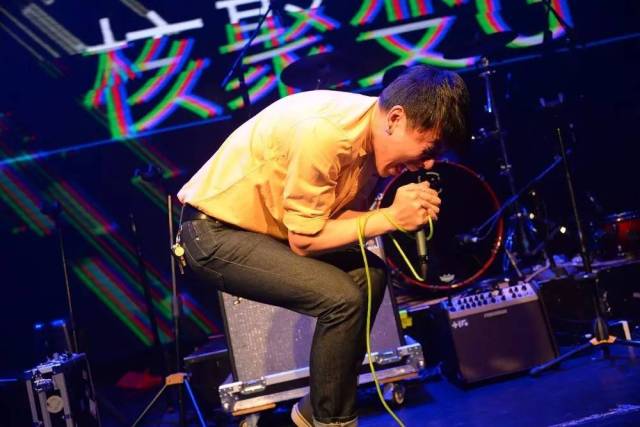 核聚变g乐队主唱李子维    / 山羊