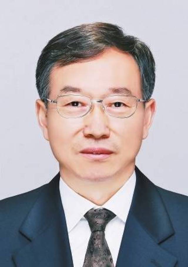 云南9名省管干部任前公示 70后女市长拟提名红河州长候选人