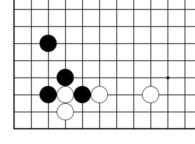 黑1正确,白2拐, 黑3接好棋,白4打, 黑5接不对, 白6活棋要点,至白8