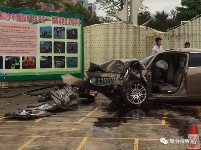 云浮1小学校门口发生惨烈车祸,3 人受伤,婴儿抢救无效死亡