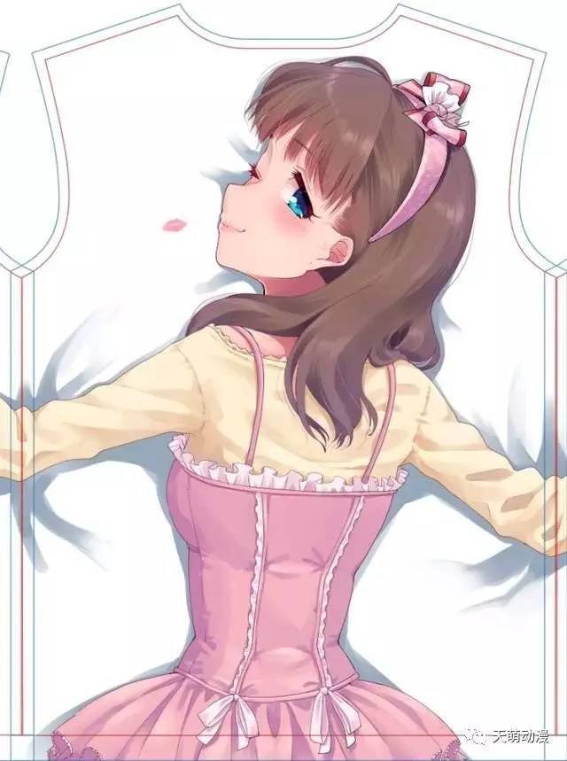 被揉乳狂魔美少女袭胸的t恤你会想买吗?日本绘师的天才设计