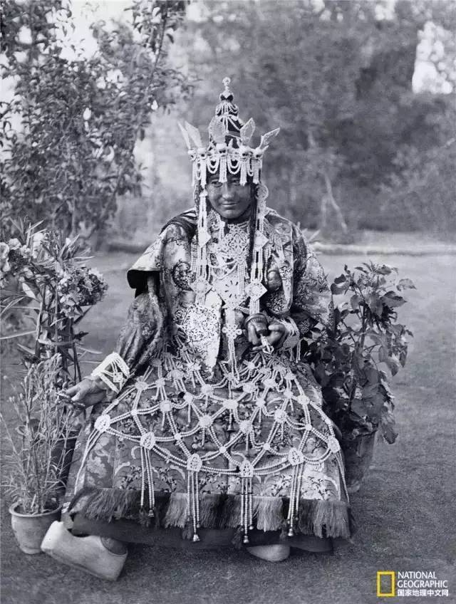 德木·丹增加措又称第十世德木仁布钦洛桑绛白隆多丹增加措,1901年