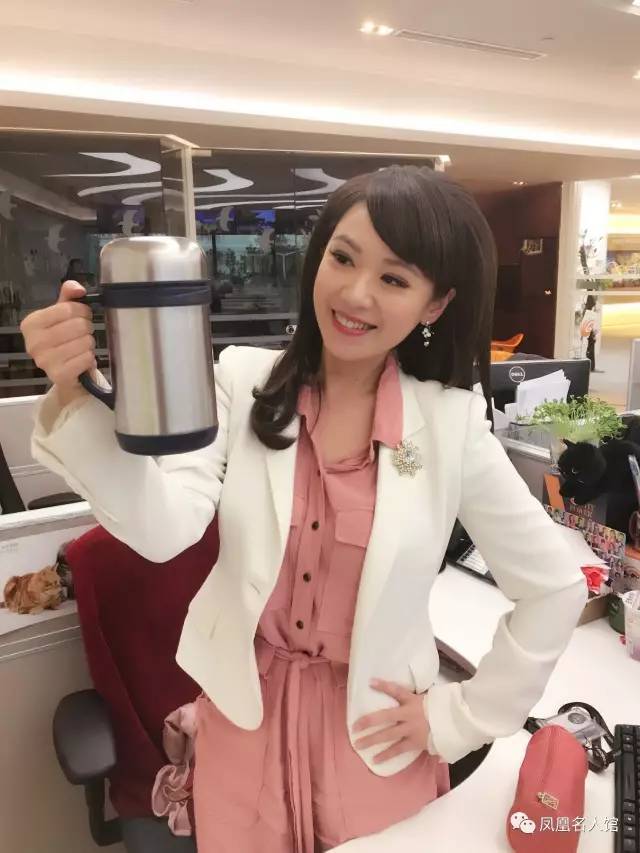 李亚蒨:我虽然用保温杯喝水,但不是"中年危机"啦!