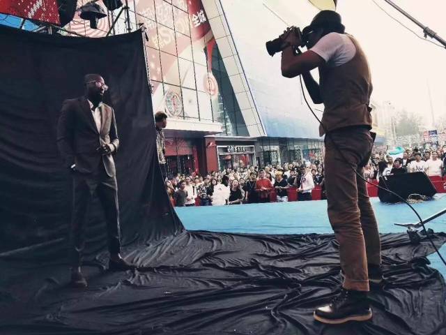 锦州万达广场震撼开业,10万人次涌向这里,这场