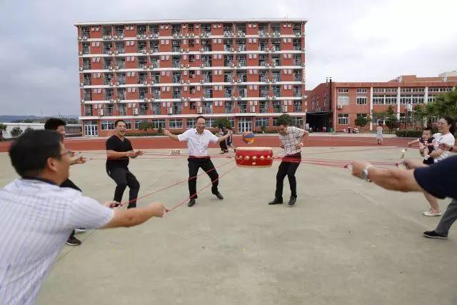 学海中学祝所有老师节日快乐