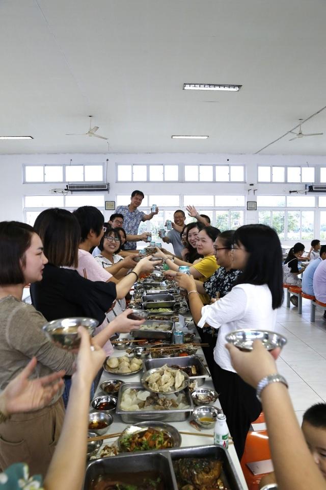 学海中学祝所有老师节日快乐