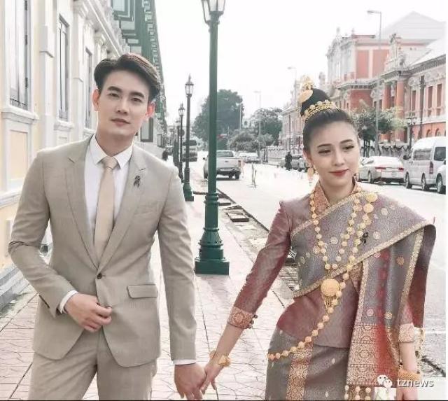 【泰星】曝fluke与老挝女友婚纱照 传统和浪漫在街头上相遇