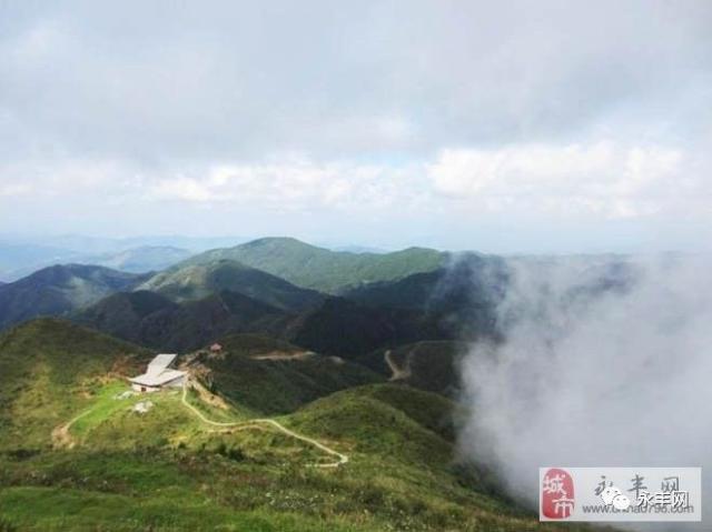 小编带你参观灵华山风电场,游览永丰第一主峰美景!