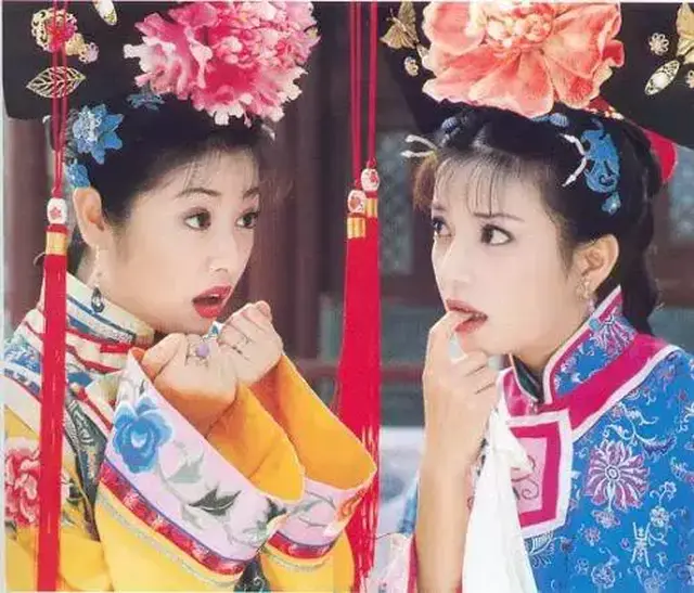 既然用到了小燕子的表情,突然想起来,小时候还买过还珠格格和健美75公斤的紫薇体重达人图片