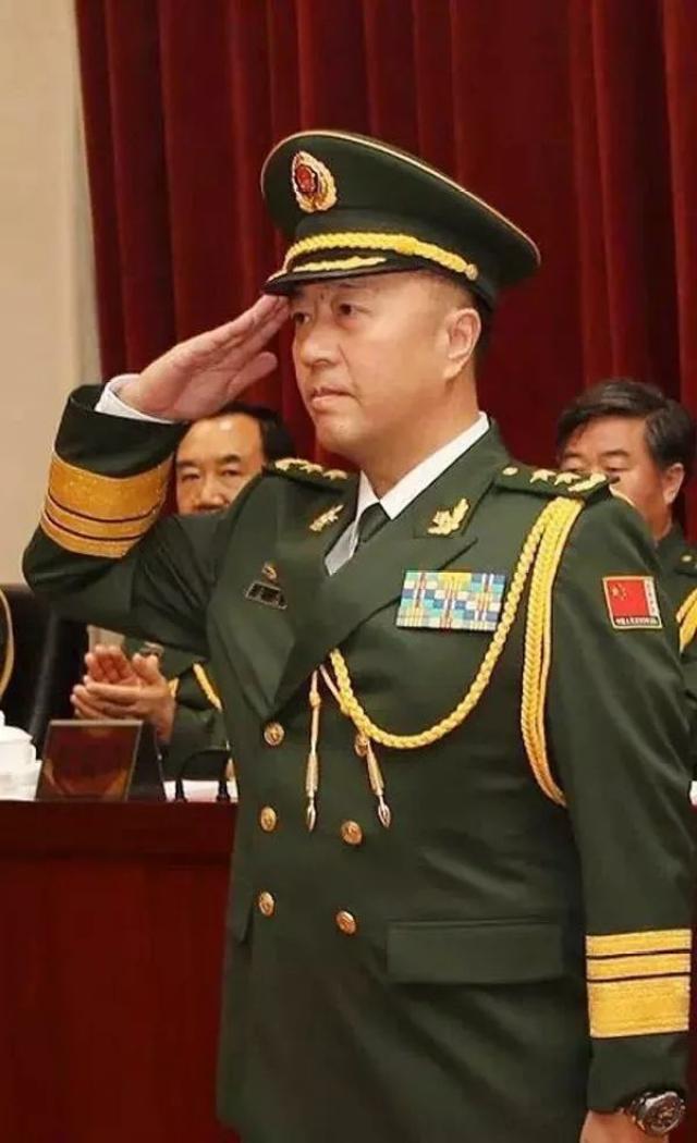 此次接任参谋长的郑家概现年55岁,长期在原济南军区服役,曾任陆军第