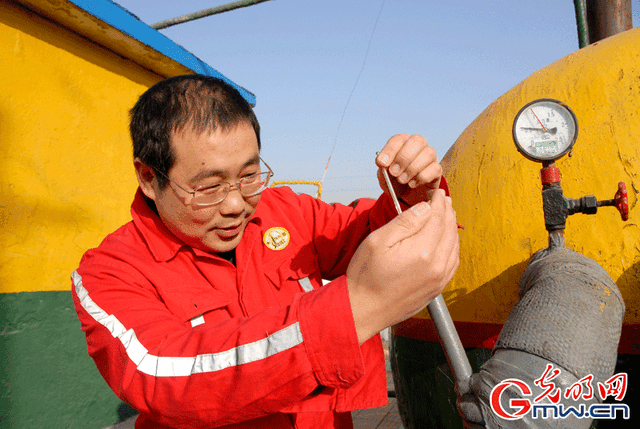 中国梦大国工匠金牌工人卢建强从注水泵工到首席技师