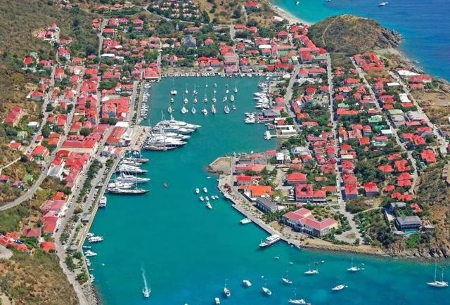 gustavia port marina (圣巴泰勒米岛西边)