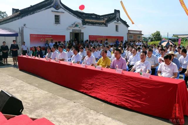 26日上午,我区在成田镇举办潮南区美丽乡村建设项目集中开工启动仪式.