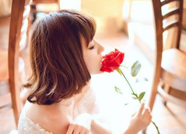 一切依旧, 一个个都从软女子通关成了女汉子