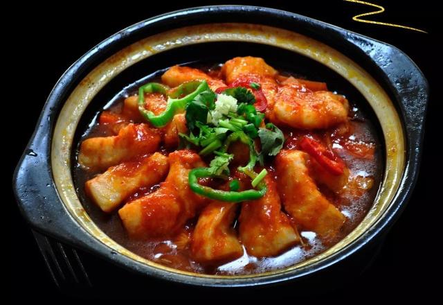 汤汁完全渗入全过程 那滋味,仿佛一瞬间只有你和美食 酱香丨 砂锅焖鱼