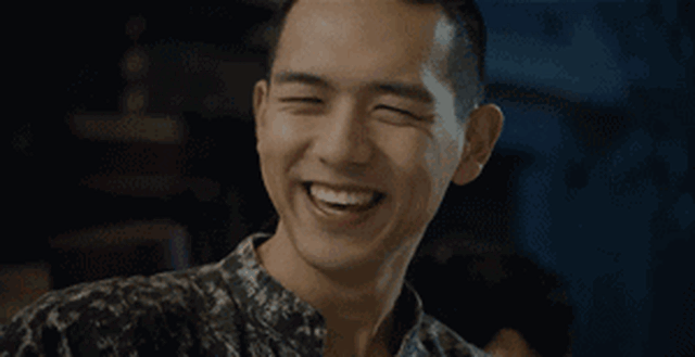 本片是以李现饰演的小河神郭得友,张铭恩饰演的丁