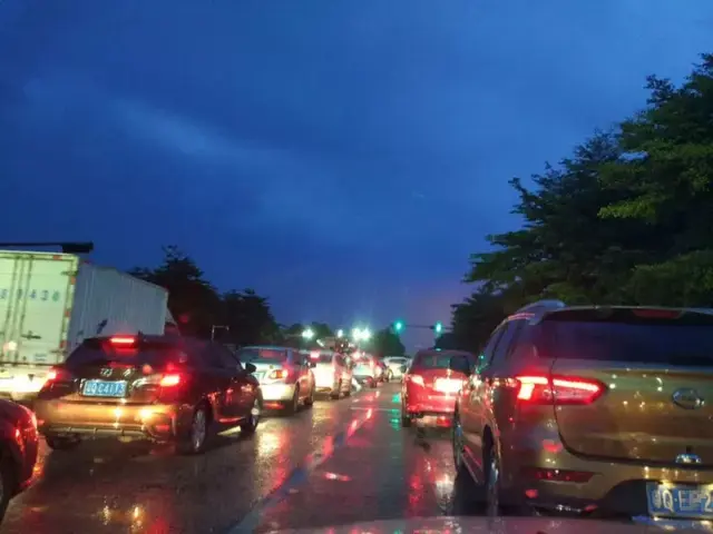 昨晚阳江全城大塞车,你有塞在路上吗?
