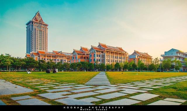 那当然当然 还有我们的 集美大学新校区  嘉庚湖侧,尚大楼旁 有集美