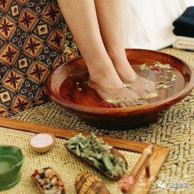 艾草泡脚能温肺