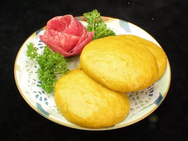 粑粑——玉米面饼子