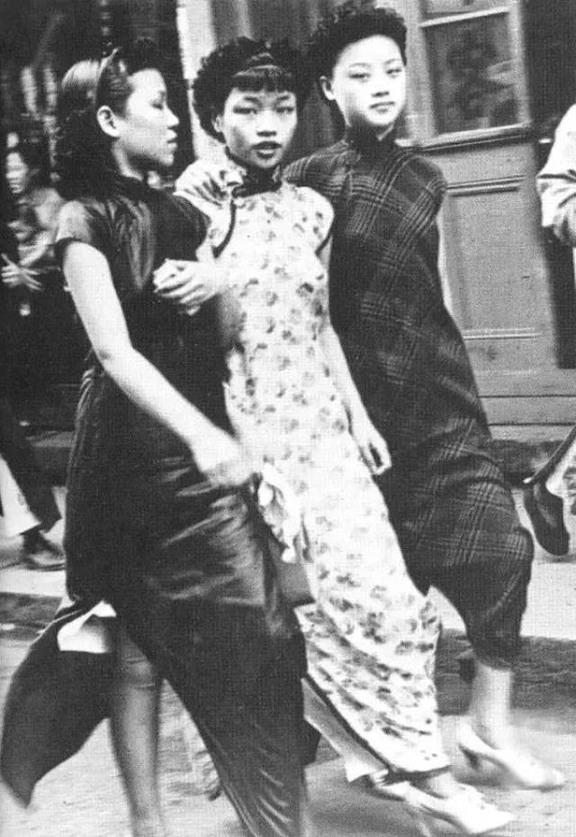 1940年3月31日,重庆,民国最有权势的宋氏三姐妹再次聚首.