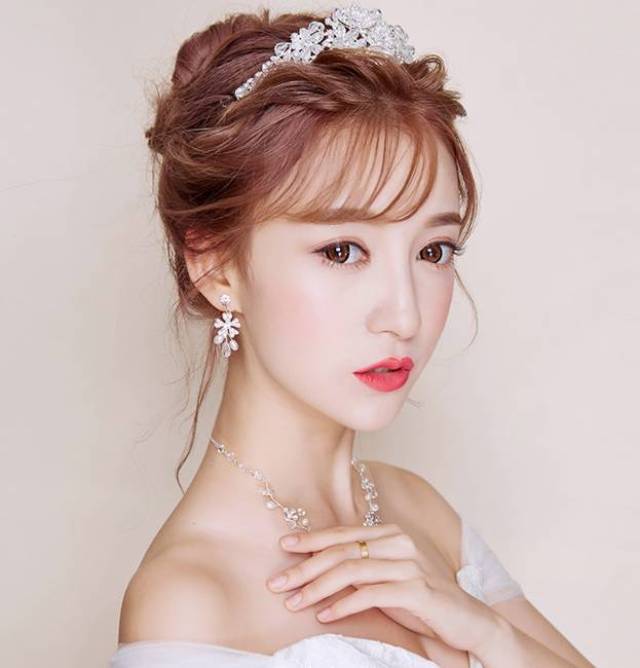 时尚气质的韩式新娘造型,婚礼当天妆容必选!