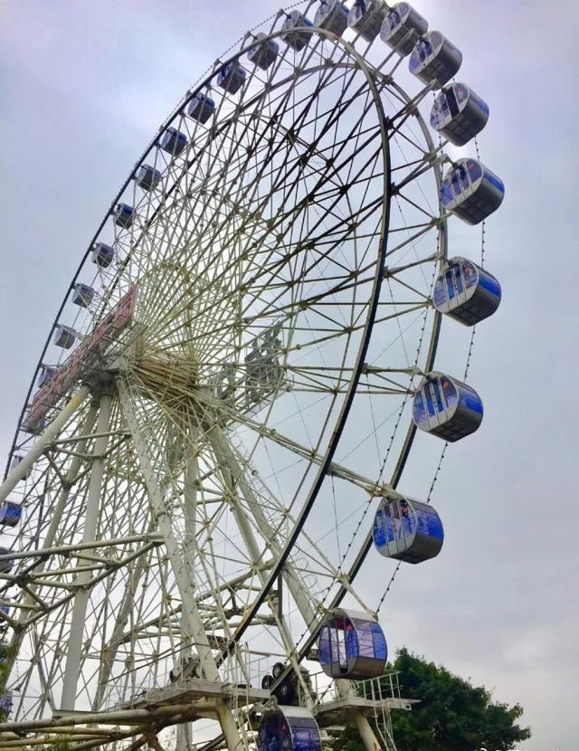 游乐园摩天轮一度成为重庆最高的观景胜地 甚至超过南山一棵树观景台
