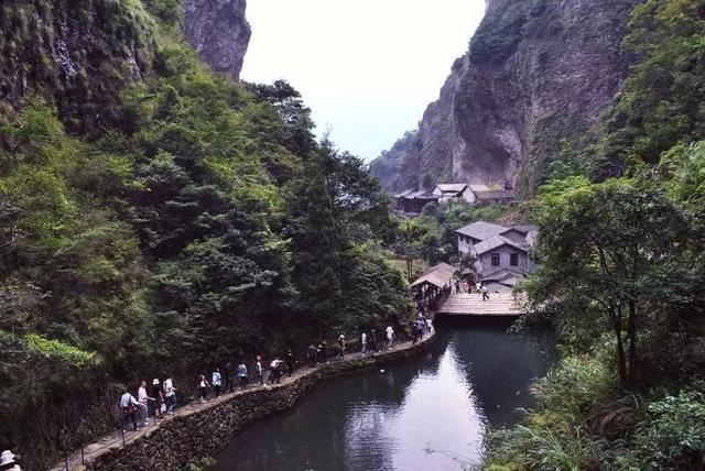 大家好,给大家介绍一下,乐清8天接待游客49.58万次