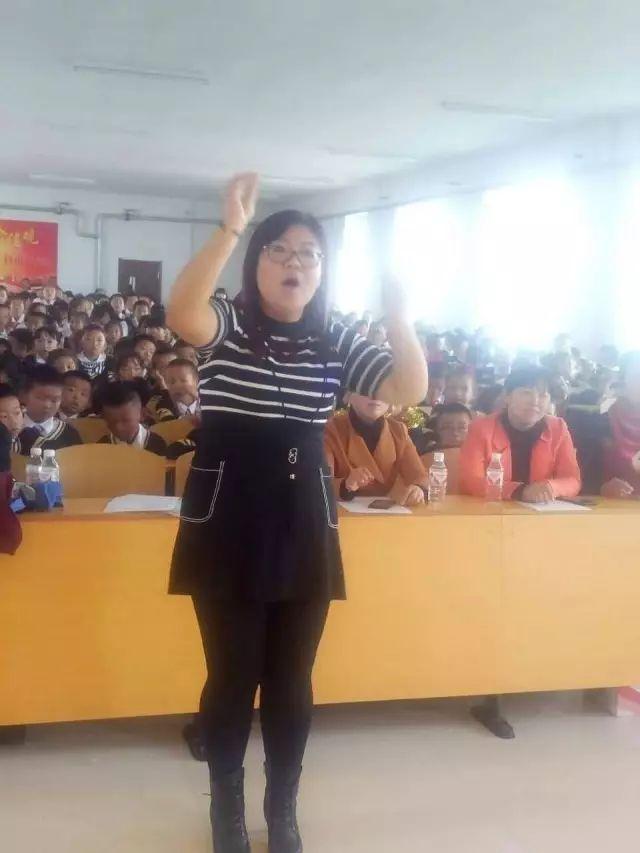 "喜迎国庆爱国歌曲大家唱"师生歌咏会————乌云镇中心校