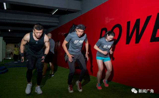 这里的训练课程只有三种:减脂课,crossfit和格斗课.