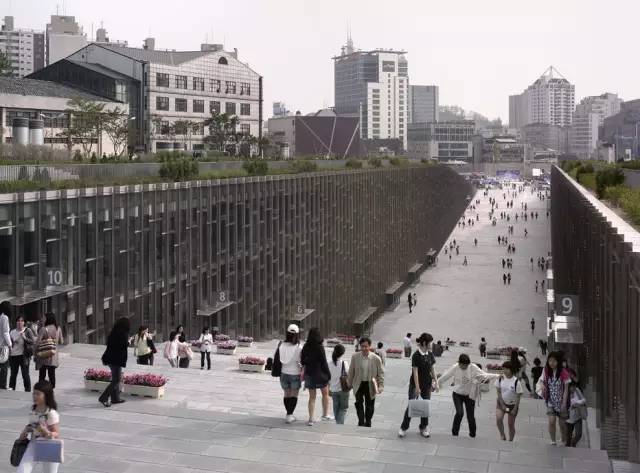 日本平成大学中野校园景观