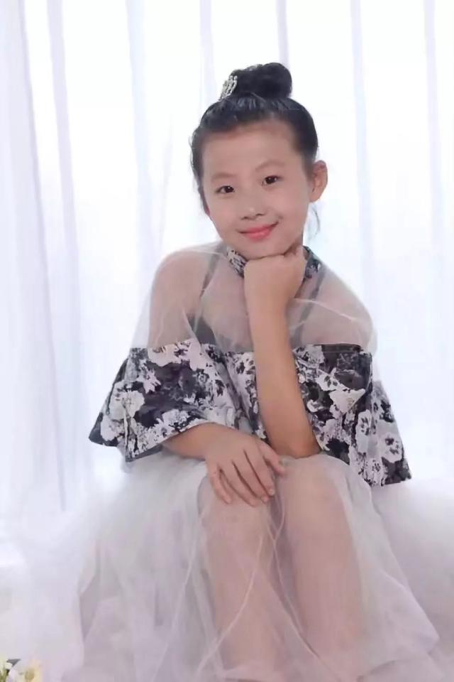 大家好,我叫王紫娴,是栗胜路小学四年级一班的学生.