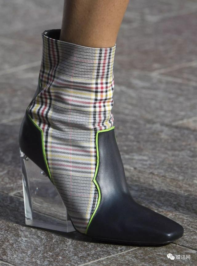 流行什么早知道 | 2018春夏伦敦时装周鞋包趋势