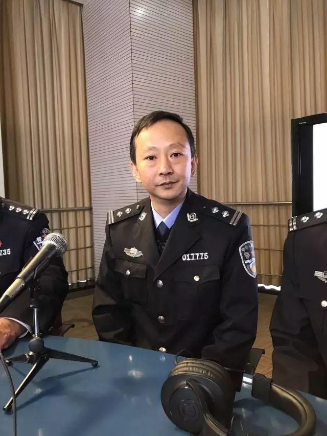 汉阳区交通大队信访室民警 陈斌 听众:协警贴单的黄单需要罚款吗?