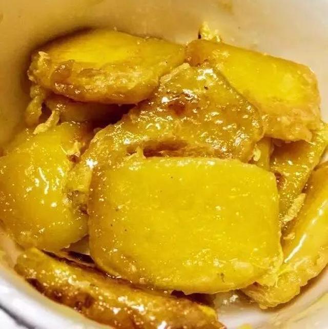 霞浦人在过年时总要置办些年糕来 吃年糕,有"年年高升"的意思 也是