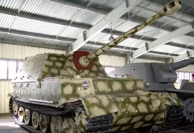 突击虎——俄罗斯库宾卡坦克博物馆 这辆估计是突击虎原型车.