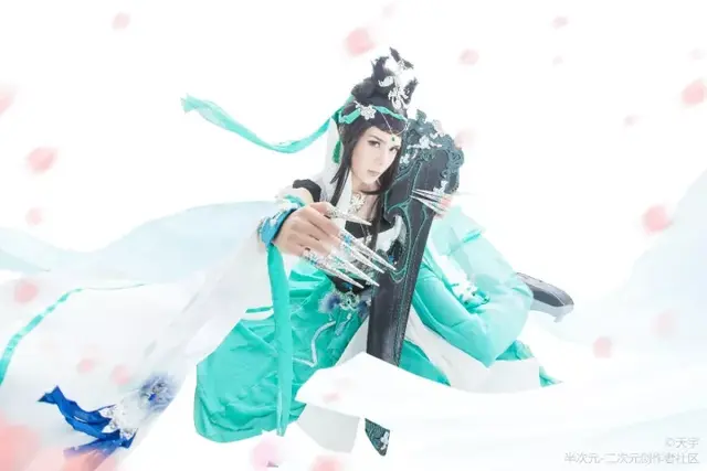 一个人的琴爹琴娘!剑网三长歌cos正片!