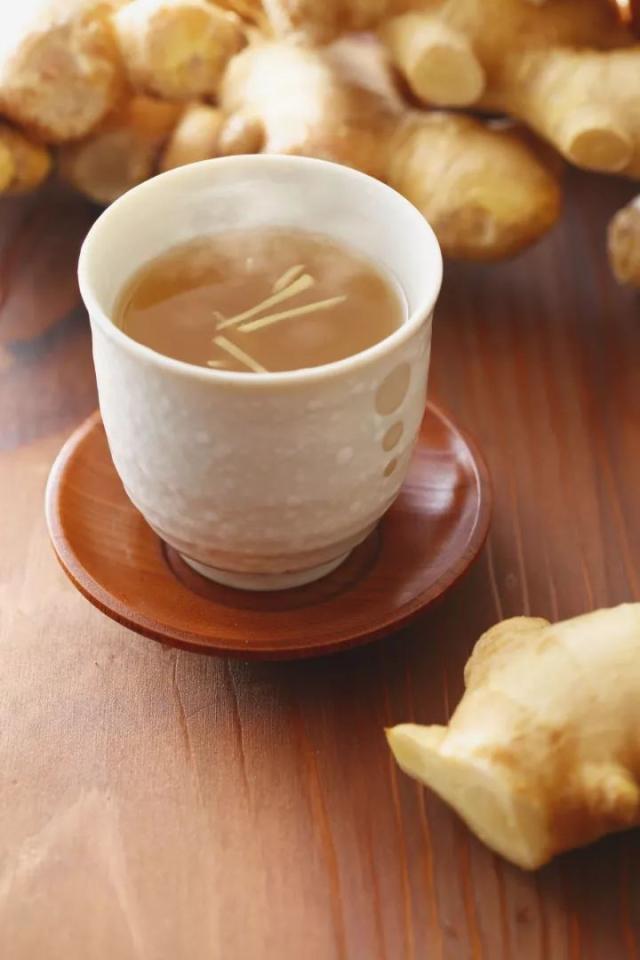 生姜害的她红糖居然不痛了在生姜,经期鸡腿再加入2~3粒山楂,一日2合川水里图片