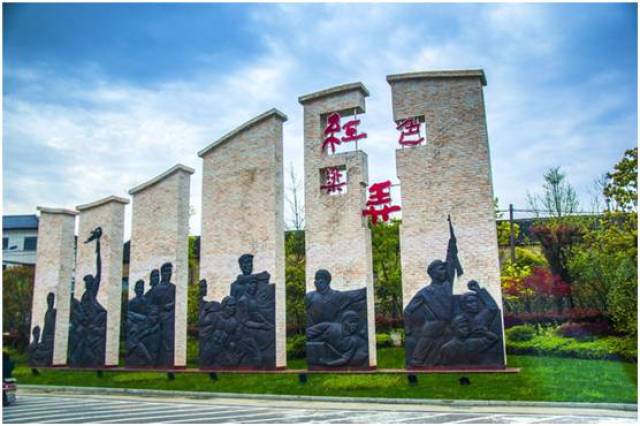 在漫漫历史长河中,不仅是浙江省历史文化名镇,浙东抗日革命根据地的