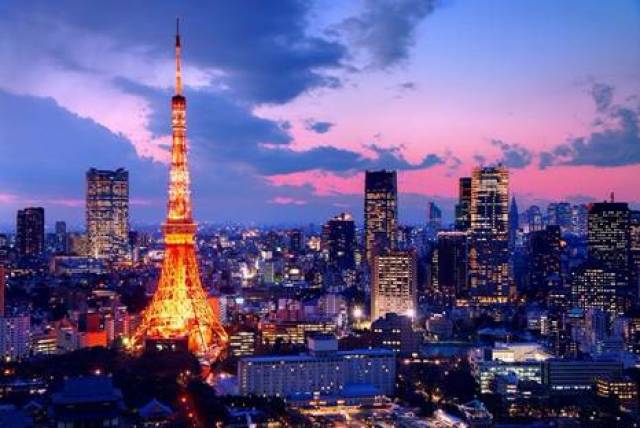 说到东京的标志性建筑 相信很多小伙伴首先想到的就是 东京铁塔高