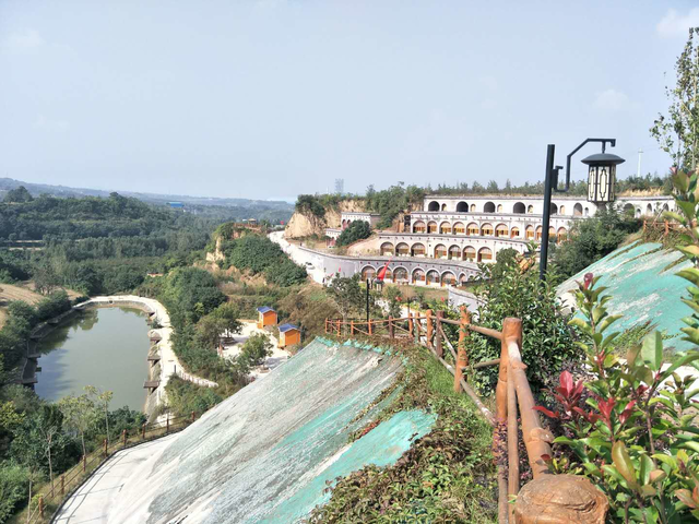 游荥阳塔山美景 吃全鹅美餐