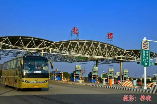 区域快速路:苏虞张公路为贯穿相城区南北的公路,可联系相城区各镇,太