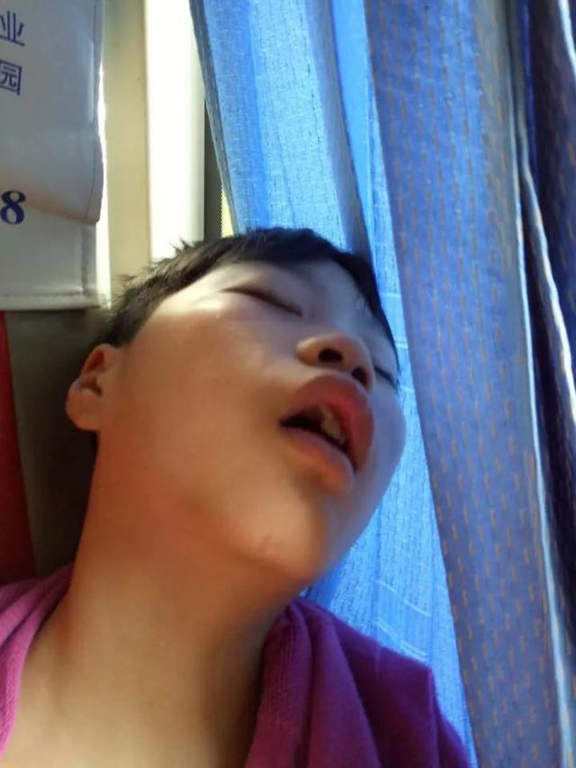 笑惨了!大神p图三年整成这样,太恶搞了!