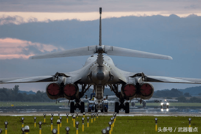 b-1 枪骑兵 系列超音速变后掠翼远程战略轰炸机——高清相片