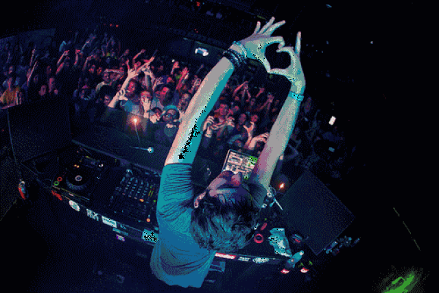 万圣狂欢| 鼓楼里111俱乐部百鬼回魂夜 一起尖叫一起嗨!