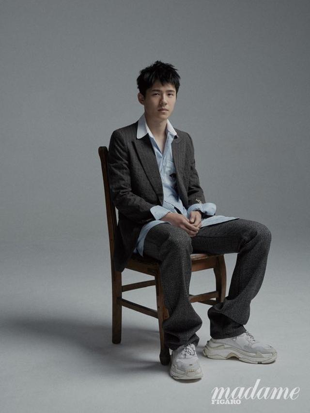 刘昊然生日月封面大片 男演员的华丽蜕变