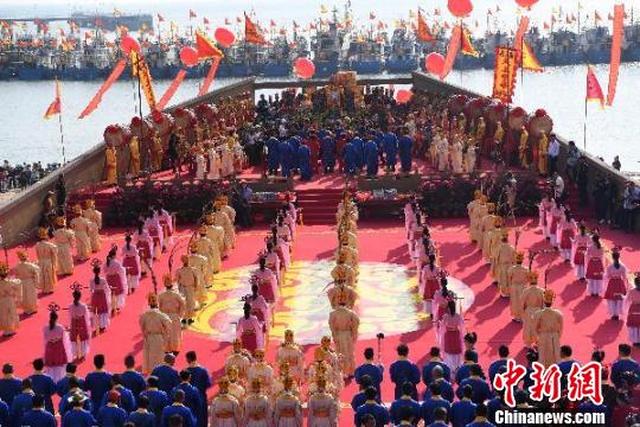 妈祖故乡海祭妈祖 数万海内外信众同观礼